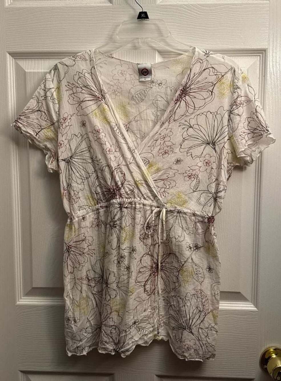 JW San Francisco Floral  Top with Lettuce Edge Size 8